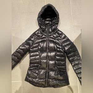 Lululemon size 4 like new condition